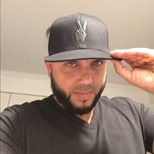 Meet your Posher, Elvin